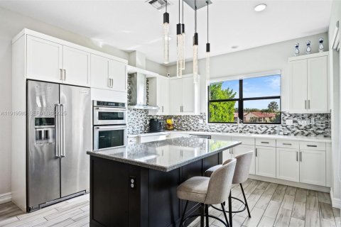 Купить виллу или дом в Пемброк-Пайнс, Флорида 4 спальни, 193.05м2, № 1977133 - фото 7