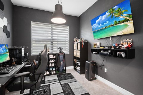 Купить виллу или дом в Пемброк-Пайнс, Флорида 4 спальни, 193.05м2, № 1977133 - фото 18