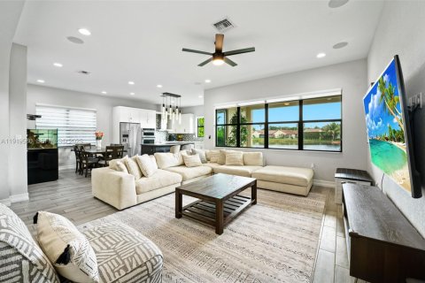 Купить виллу или дом в Пемброк-Пайнс, Флорида 4 спальни, 193.05м2, № 1977133 - фото 4