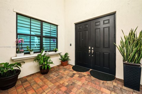 Купить виллу или дом в Пемброк-Пайнс, Флорида 4 спальни, 193.05м2, № 1977133 - фото 26