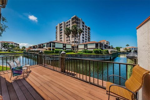Condo in Saint Petersburg, Florida, 2 bedrooms  № 1122371 - photo 9