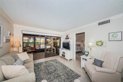 Condo in Saint Petersburg, Florida, 2 bedrooms  № 1122371 - photo 3