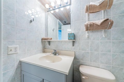 Condo in Saint Petersburg, Florida, 2 bedrooms  № 1122371 - photo 8