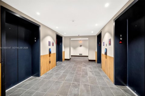 Condominio en venta en Miami, Florida, 1 dormitorio, 54.91 m2 № 2010630 - foto 19