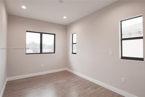 Casa en venta en Pembroke Pines, Florida, 3 dormitorios, 190.82 m2 № 1787064 - foto 22
