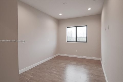 Casa en venta en Pembroke Pines, Florida, 3 dormitorios, 190.82 m2 № 1787064 - foto 21