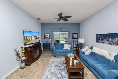 Casa en venta en Polk City, Florida, 2 dormitorios, 141.21 m2 № 2410425 - foto 3