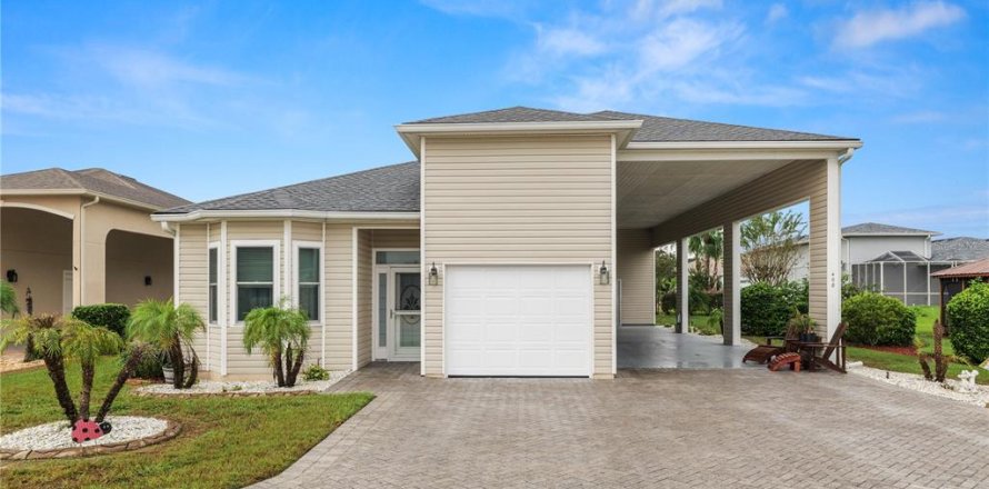 Casa en Polk City, Florida 2 dormitorios, 141.21 m2 № 2410425