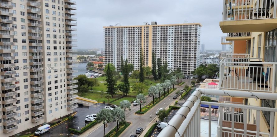 Condo à Sunny Isles Beach, Floride, 2 chambres  № 2062245