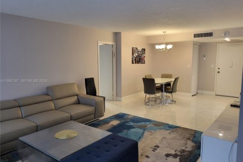 Copropriété à vendre à Sunny Isles Beach, Floride: 2 chambres, 100.98 m2 № 2062245 - photo 7