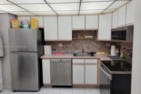 Copropriété à vendre à Sunny Isles Beach, Floride: 2 chambres, 100.98 m2 № 2062245 - photo 3