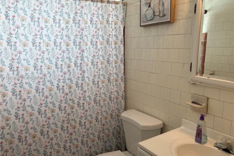 Casa en venta en Hollywood, Florida, 3 dormitorios, 177.72 m2 № 1984152 - foto 15