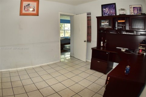 Casa en venta en Hollywood, Florida, 3 dormitorios, 177.72 m2 № 1984152 - foto 18