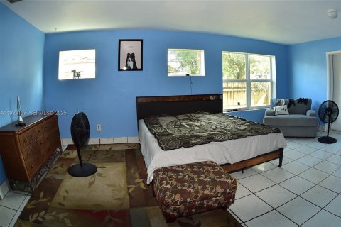 Casa en venta en Hollywood, Florida, 3 dormitorios, 177.72 m2 № 1984152 - foto 10