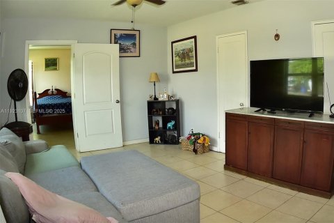 Casa en venta en Hollywood, Florida, 3 dormitorios, 177.72 m2 № 1984152 - foto 6