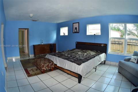 Casa en venta en Hollywood, Florida, 3 dormitorios, 177.72 m2 № 1984152 - foto 9