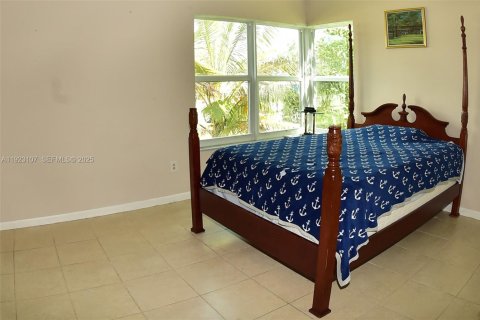 Casa en venta en Hollywood, Florida, 3 dormitorios, 177.72 m2 № 1984152 - foto 13
