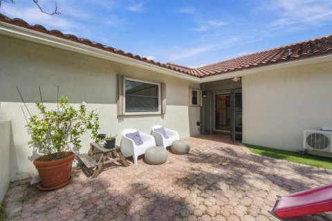 Villa ou maison à vendre à Boca Raton, Floride: 3 chambres, 165.83 m2 № 2414368 - photo 2