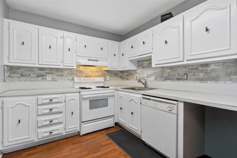 Condominio en venta en Margate, Florida, 2 dormitorios, 94.67 m2 № 1984350 - foto 2