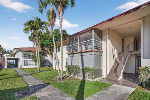 Condominio en venta en Margate, Florida, 2 dormitorios, 94.67 m2 № 1984350 - foto 5