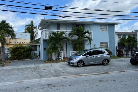 Duplex in Hialeah, Florida 2 bedrooms, 178.28 sq.m. № 1952891 - photo 1