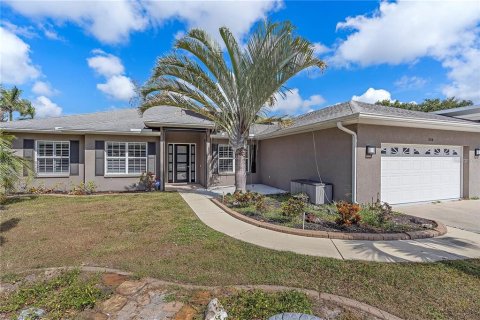 Villa ou maison à louer à Nokomis, Floride: 4 chambres, 244.61 m2 № 1848065 - photo 1