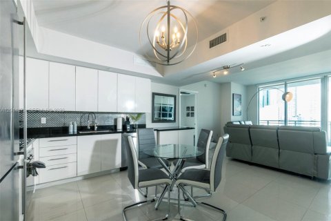 Condo in Miami, Florida, 2 bedrooms № 2076575 - photo 8