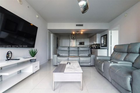 Condo in Miami, Florida, 2 bedrooms № 2076575 - photo 7
