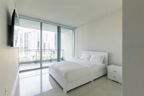 Condo in Miami, Florida, 2 bedrooms № 2076575 - photo 5