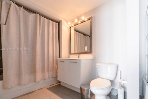Condo in Miami, Florida, 2 bedrooms № 2076575 - photo 6