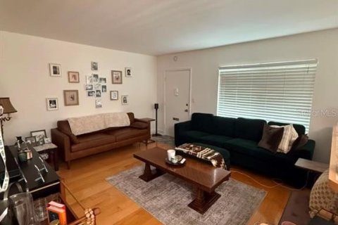 Condo in Maitland, Florida, 2 bedrooms  № 2379496 - photo 8