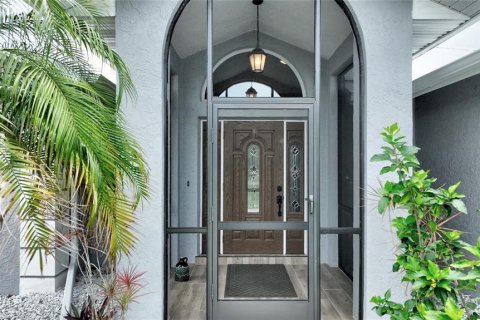 House in Punta Gorda, Florida 3 bedrooms, 177.91 sq.m. № 2149203 - photo 4