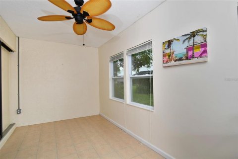 House in Punta Gorda, Florida 3 bedrooms, 177.91 sq.m. № 2149203 - photo 27
