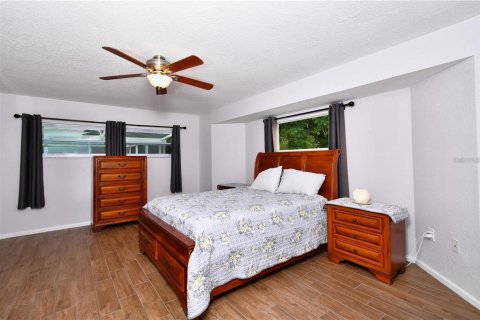 House in Punta Gorda, Florida 3 bedrooms, 177.91 sq.m. № 2149203 - photo 16