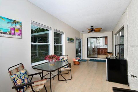 House in Punta Gorda, Florida 3 bedrooms, 177.91 sq.m. № 2149203 - photo 28