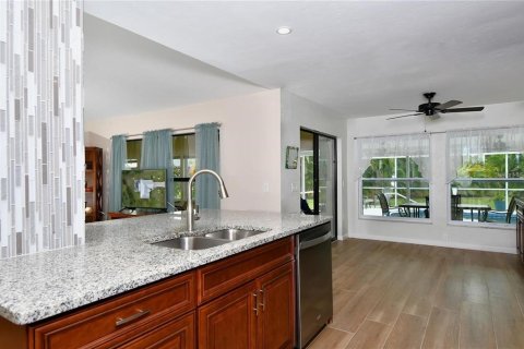 House in Punta Gorda, Florida 3 bedrooms, 177.91 sq.m. № 2149203 - photo 11