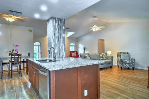 House in Punta Gorda, Florida 3 bedrooms, 177.91 sq.m. № 2149203 - photo 10