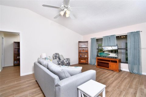 House in Punta Gorda, Florida 3 bedrooms, 177.91 sq.m. № 2149203 - photo 15