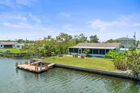 Casa en venta en Hernando Beach, Florida, 3 dormitorios, 113.15 m2 № 2425412 - foto 2