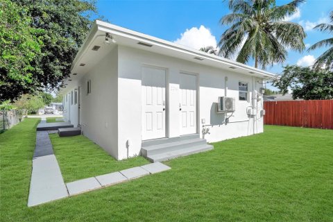 Снять в аренду виллу или дом в Холливуд, Флорида 1 спальня, 123.1м2, № 1951662 - фото 15