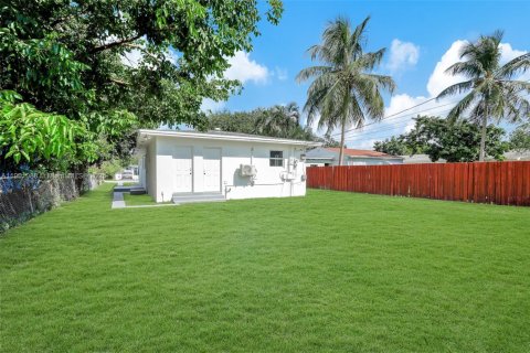 Снять в аренду виллу или дом в Холливуд, Флорида 1 спальня, 123.1м2, № 1951662 - фото 14