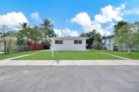 Снять в аренду виллу или дом в Холливуд, Флорида 1 спальня, 123.1м2, № 1951662 - фото 11