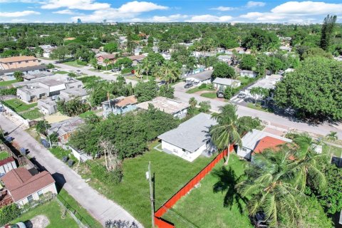 Снять в аренду виллу или дом в Холливуд, Флорида 1 спальня, 123.1м2, № 1951662 - фото 13