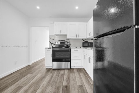 Снять в аренду виллу или дом в Холливуд, Флорида 1 спальня, 123.1м2, № 1951662 - фото 4