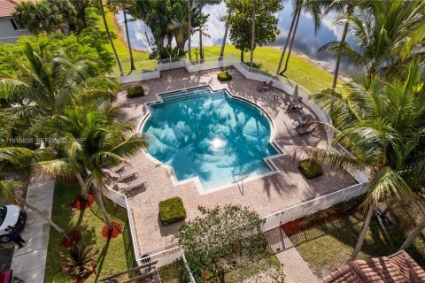 Townhouse in Miramar, Florida 3 bedrooms, 121.33 sq.m. № 2025023 - photo 29