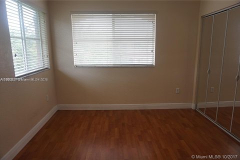 Townhouse in Miramar, Florida 3 bedrooms, 121.33 sq.m. № 2025023 - photo 6