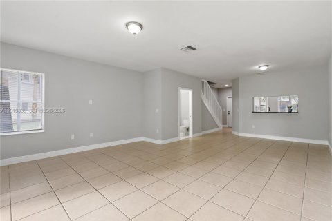 Townhouse in Miramar, Florida 3 bedrooms, 121.33 sq.m. № 2025023 - photo 19