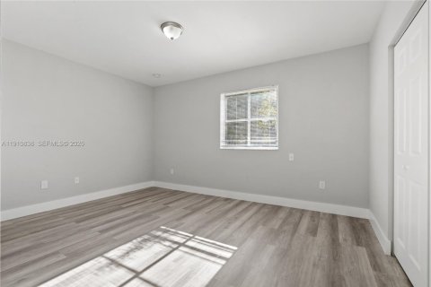 Townhouse in Miramar, Florida 3 bedrooms, 121.33 sq.m. № 2025023 - photo 22