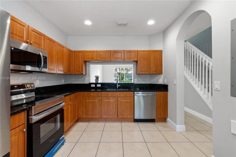 Townhouse in Miramar, Florida 3 bedrooms, 121.33 sq.m. № 2025023 - photo 14