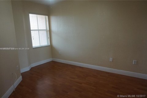 Townhouse in Miramar, Florida 3 bedrooms, 121.33 sq.m. № 2025023 - photo 4